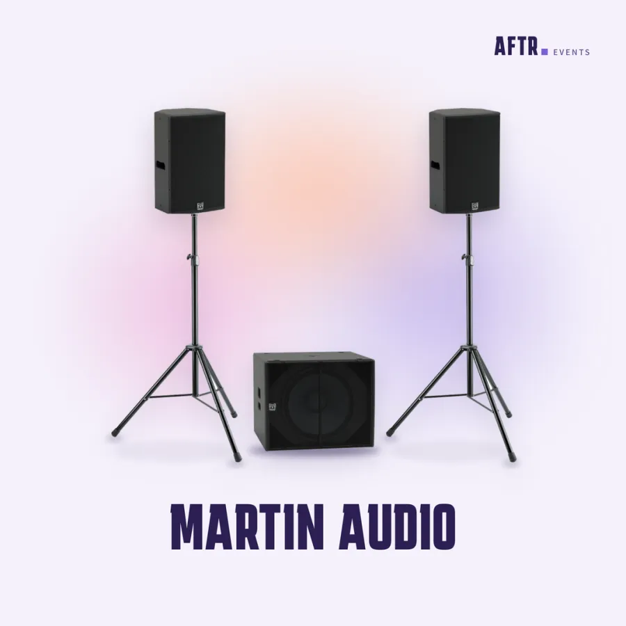 מערכת הגברה Martin Audio: שני רמקולי טופ על חצובות וסאב-וופר ביניהם
